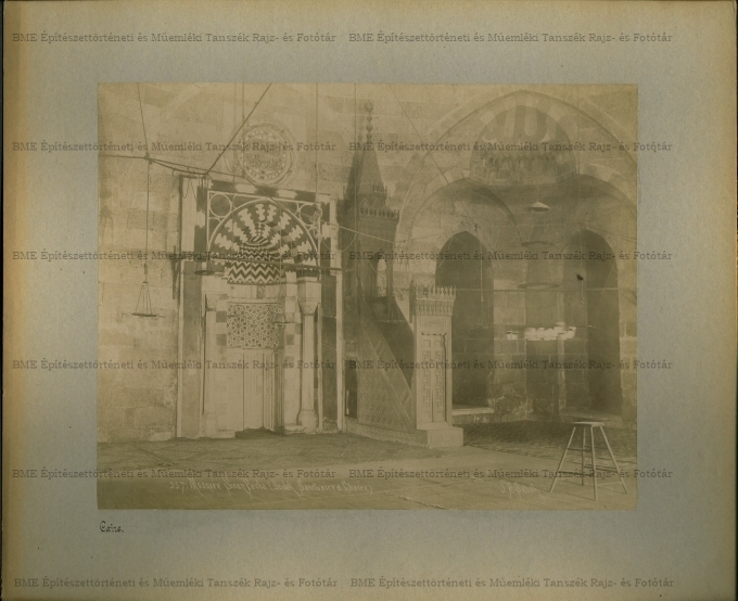 Sinan Pasa mecset, belső kép (mihrab és minber)