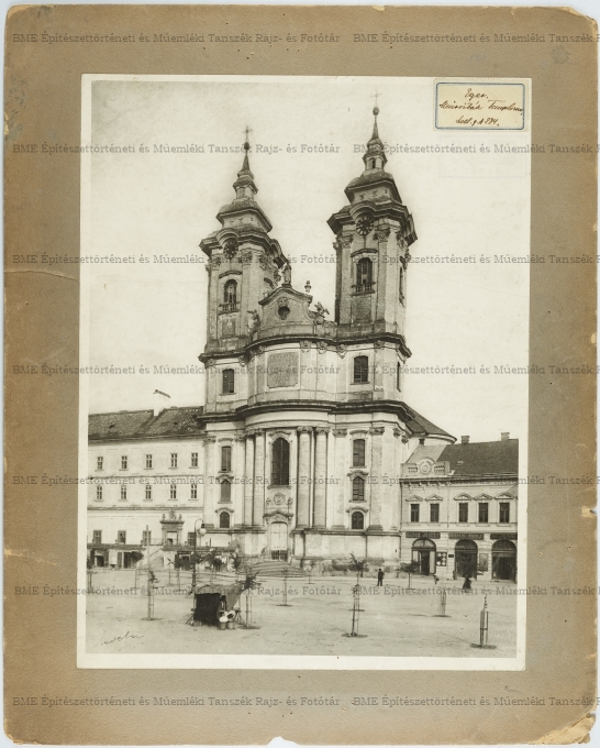 Egri Minorita Templom főhomlokzata