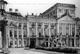 Fertődi Esterházy-kastély, díszudvar részlet
