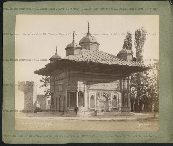 I. Ahmet kútja, Topkapı Sarayı előtt, İstanbul